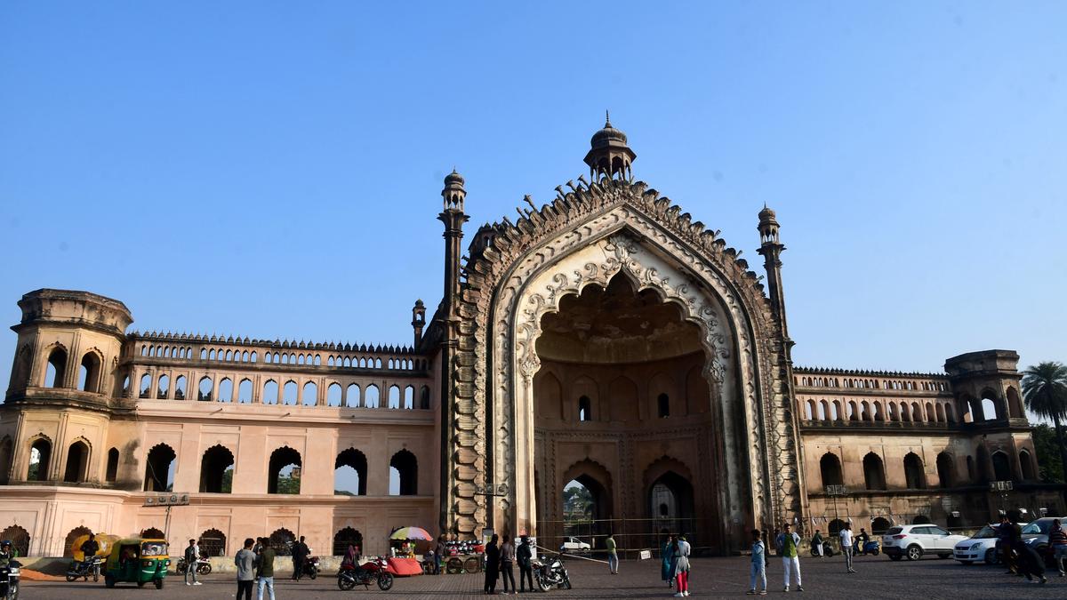 Delhi to Lucknow Taxi: Express Journey to the City of Nawabs
